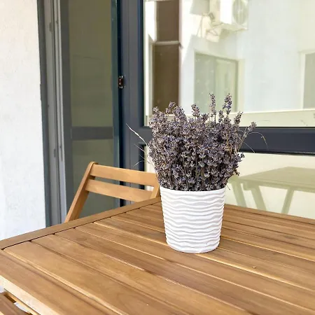 Apartment 8 -sea & Escape *