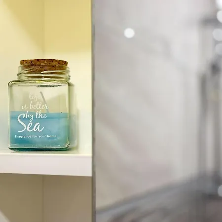 Apartment 8 -sea & Escape Warna