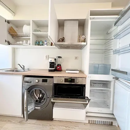 8 -sea & Escape Apartament Warna